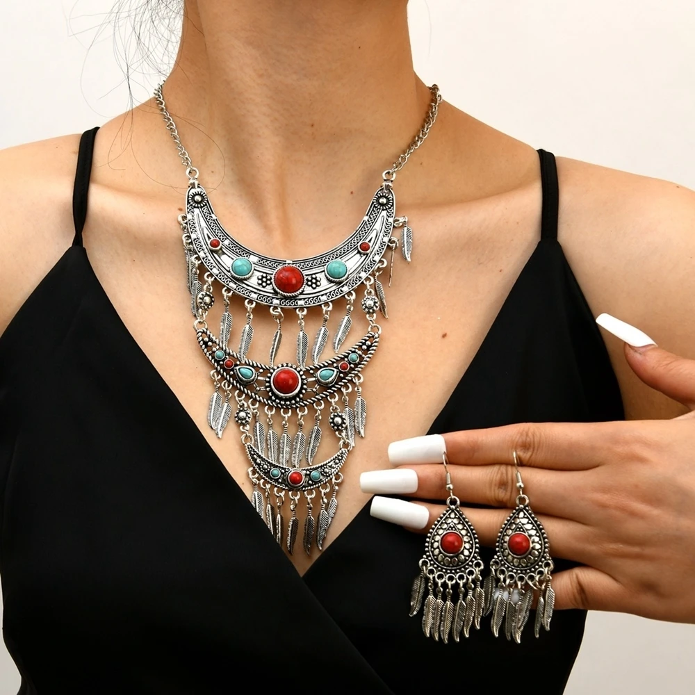 Boho Schmuckset – Western Retro Halskette & Ohrringe mit Imitation Türkis und Quasten-Details