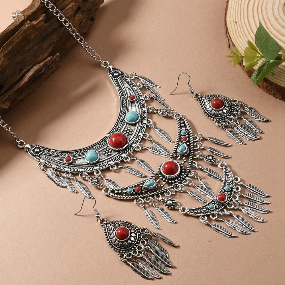 Boho Schmuckset – Western Retro Halskette & Ohrringe mit Imitation Türkis und Quasten-Details – Bild 3