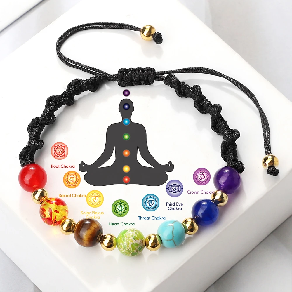 7 Chakra Armband – Geflochtenes Naturstein-Armband mit goldfarbenen Perlen