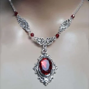 Vampire Cameo Choker – Gothic Halskette mit Viktorianischem Motiv & Roten Perlen
