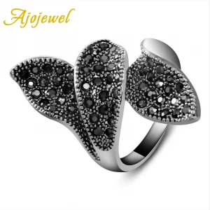 Vintage Three Leaves Ring mit Schwarzen Strasssteinen