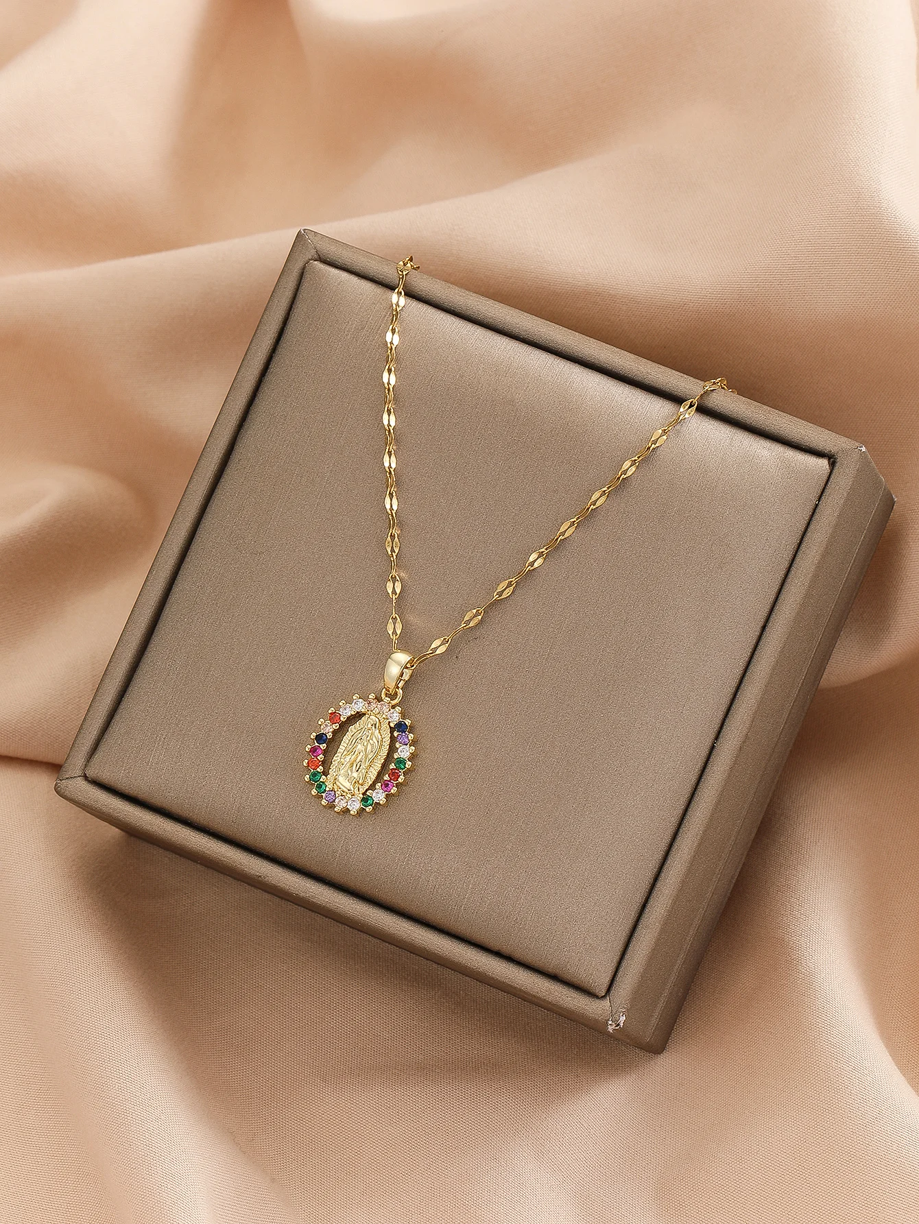 Virgin Mary Necklace – Bild 4